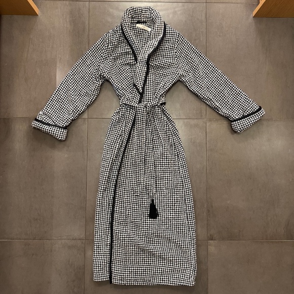 I. Magnin Houndstooth Robe - Small - Vintage Designer Loungewear - Picture 1 of 7